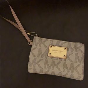 🤩MICHAEL KORS WRISTLET🤩